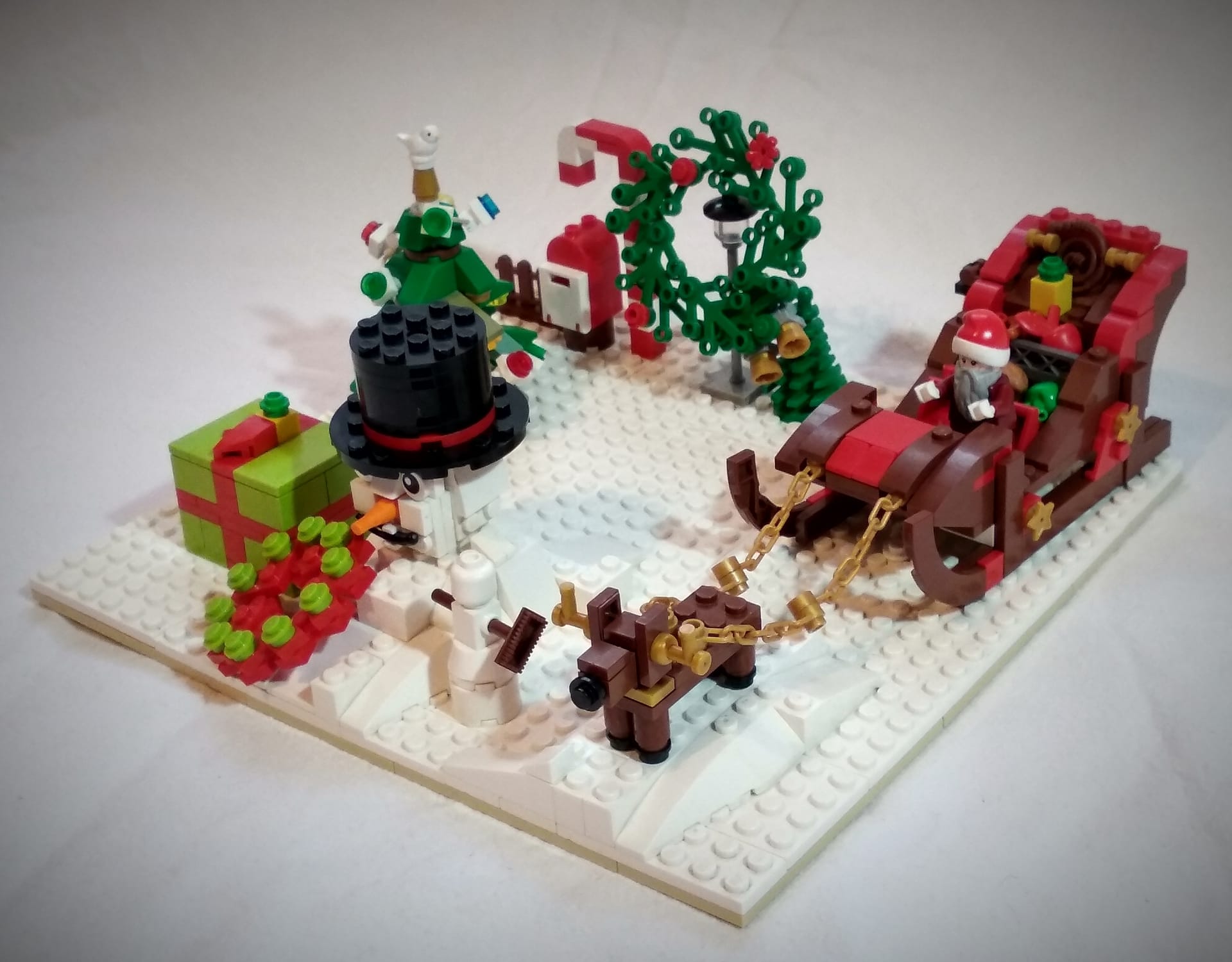Concurs Santa in Disguise – Creatia 6: Farmecul Craciunului