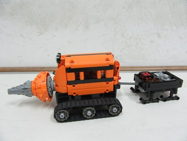 Snow Rescue Team: Snow Driller and Carrier Vehicle