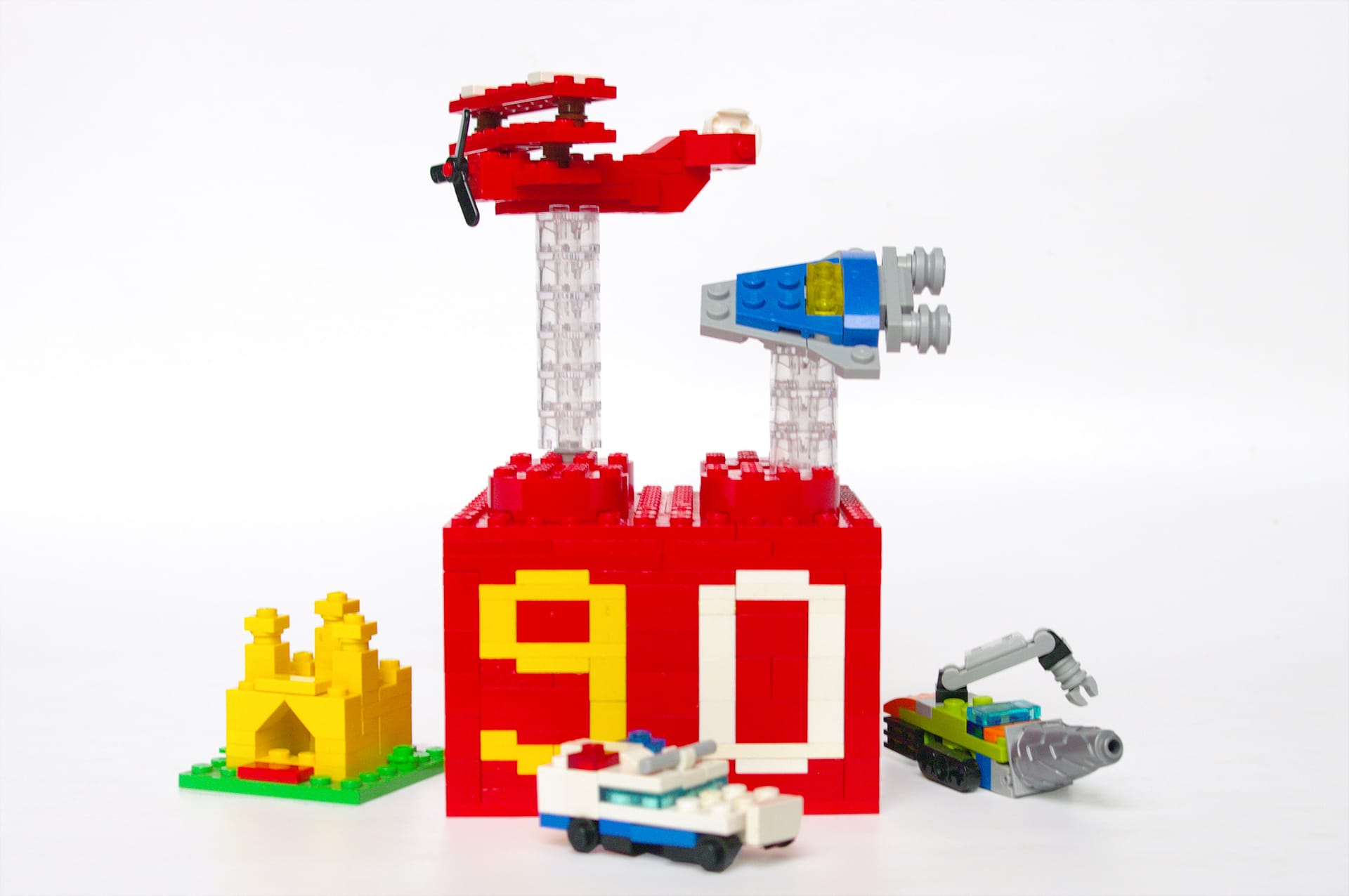 Happy 90th Birthday! – Creatia 7: Iconic Brick by bensbuilds